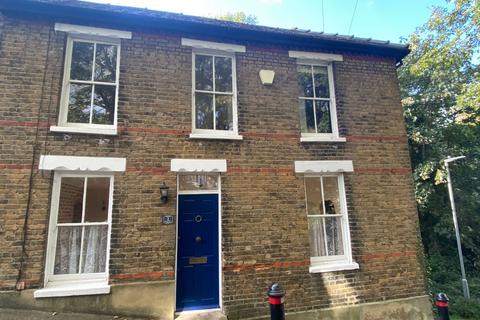 2 bedroom end of terrace house to rent - Hillside Terrace, South Hill Road, Gravesend, Kent, DA12 1JY