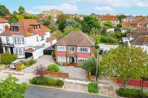 4 bedroom detached house for sale, Chalkwell SS0