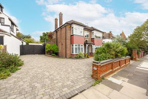 4 bedroom detached house for sale, Chalkwell SS0