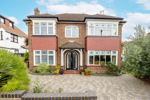 Kingsholme Drake Road, Westcliff-on-sea, SS0 8LP
