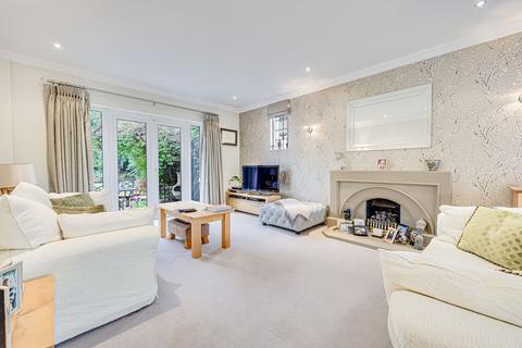 Kingsholme Drake Road, Westcliff-on-sea, SS0 8LP
