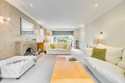 Kingsholme Drake Road, Westcliff-on-sea, SS0 8LP