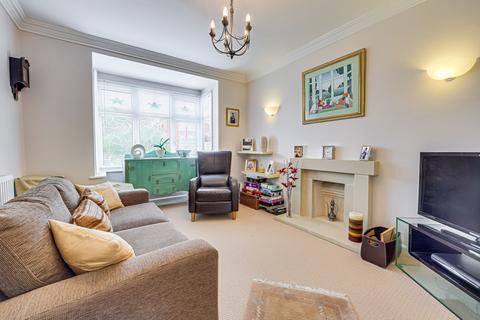 Kingsholme Drake Road, Westcliff-on-sea, SS0 8LP