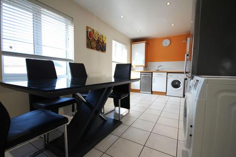 112 Sachfield Drive, Chafford Hundred, Grays, RM16 6QW