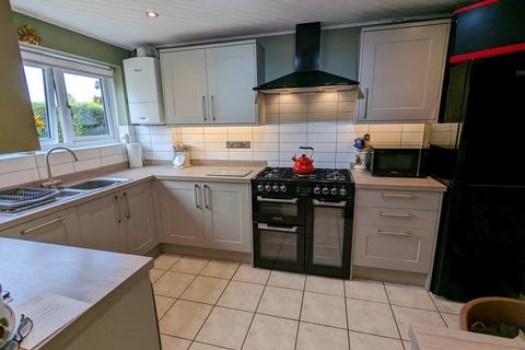 3 bedroom end of terrace house for sale - Judith Avenue, Knodishall