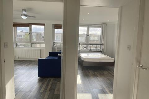 1 bedroom apartment to rent - Flintmill Crescent, Eltham