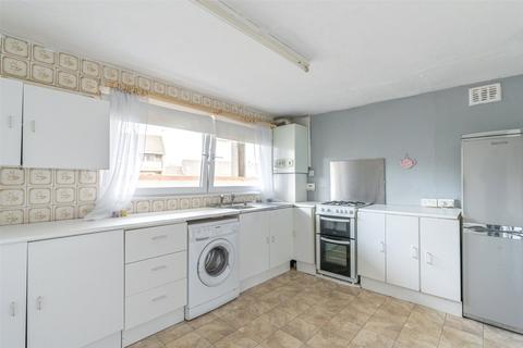 36/4 Northfield Drive, Edinburgh, EH8 7RH