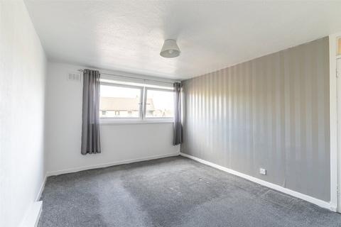 36/4 Northfield Drive, Edinburgh, EH8 7RH