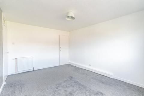 36/4 Northfield Drive, Edinburgh, EH8 7RH