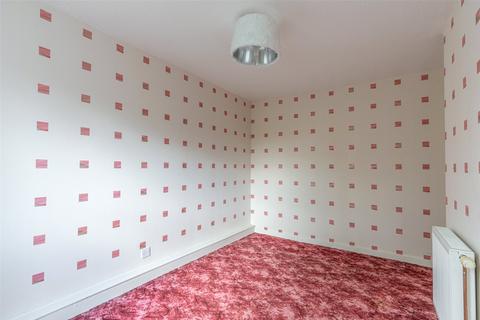 36/4 Northfield Drive, Edinburgh, EH8 7RH