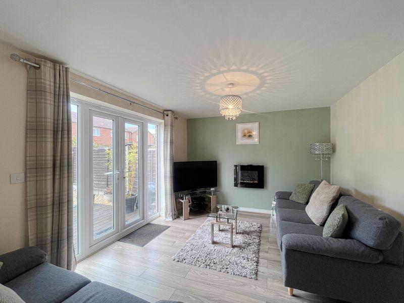 Willow Road, Norton Canes, WS11 9UG 4 bed detached house for sale £
