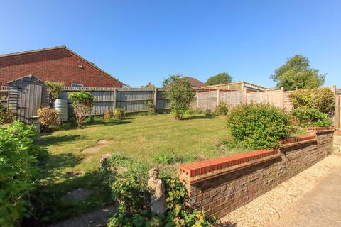 2 bedroom bungalow for sale - Tring