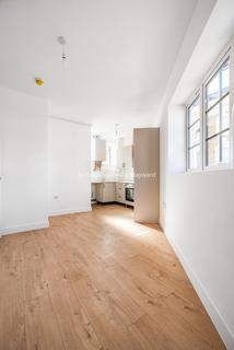 2 bedroom flat to rent - Hinton Road London SE24