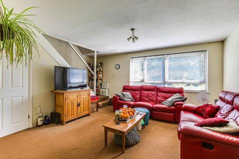 2 bedroom maisonette for sale, Pixton Way, Croydon CR0