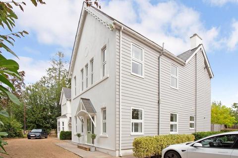 3 bedroom end of terrace house for sale - Hillside Court, Cranbrook Road, Hawkhurst, Kent, TN18 5EF