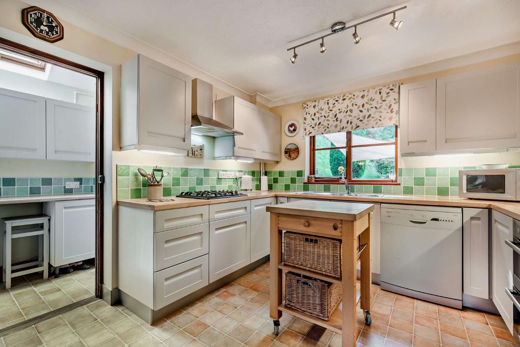 Barley Hill, Dunbridge, Romsey, Hampshire 4 bed detached house for sale