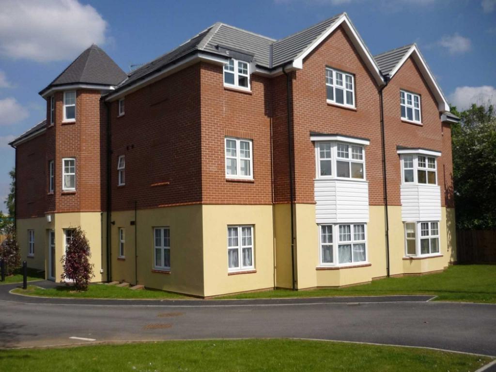 Kettering Road North, Northampton NN3 2 bed flat to rent £795 pcm (£