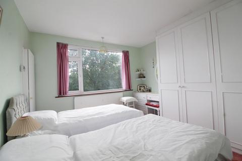72 Western Way, Barnet, EN5 2BT
