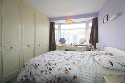 72 Western Way, Barnet, EN5 2BT