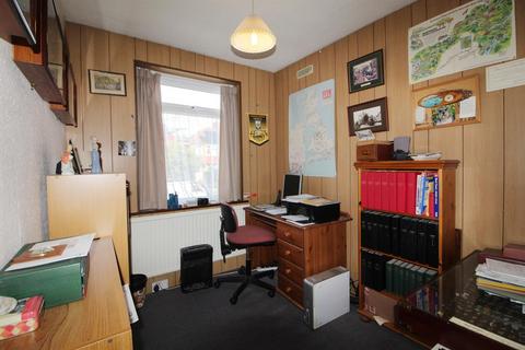 72 Western Way, Barnet, EN5 2BT