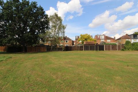 72 Western Way, Barnet, EN5 2BT