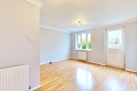 2 bedroom semi-detached house for sale - Strouds Close, Chadwell Heath, RM6