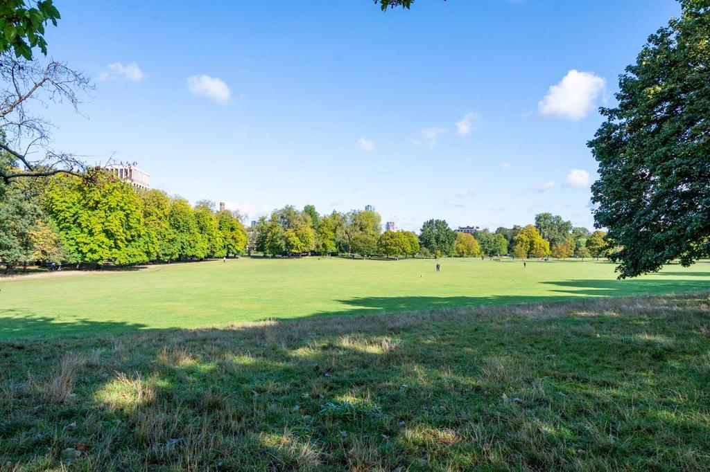 Clissold Park