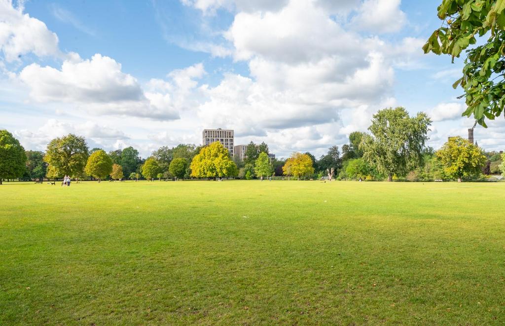 Clissold Park