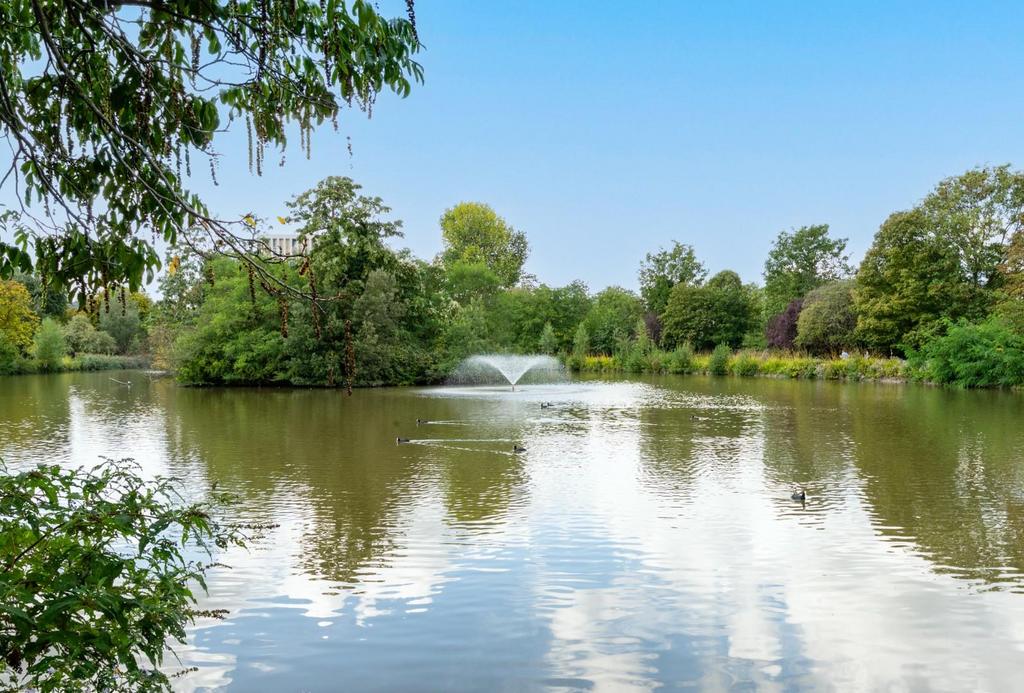 Clissold Park