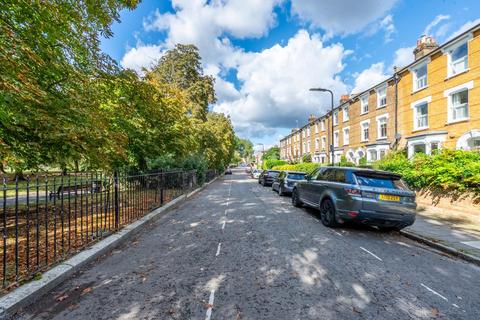 undefined, Queen Elizabeths Walk, London, N16