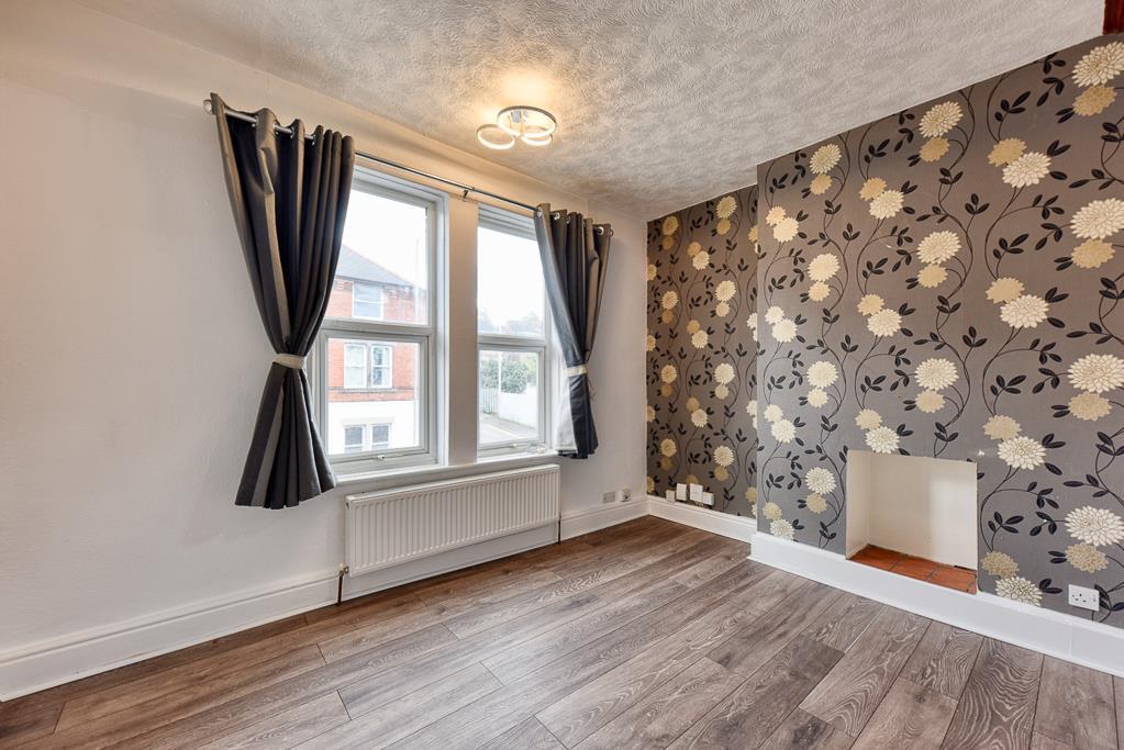 Station Road, Carlton, Nottingham 2 bed property £750 pcm (£173 pw)