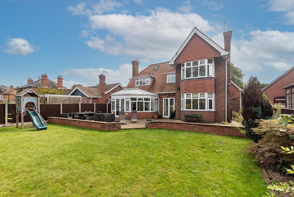 St. Helens Grove, Burton Joyce, Nottingham 4 bed detached house for