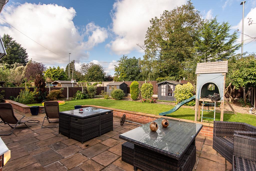 St. Helens Grove, Burton Joyce, Nottingham 4 bed detached house for