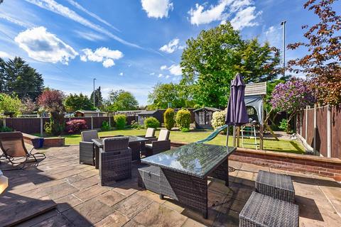 4 bedroom detached house for sale, St. Helens Grove, Burton Joyce, Nottingham