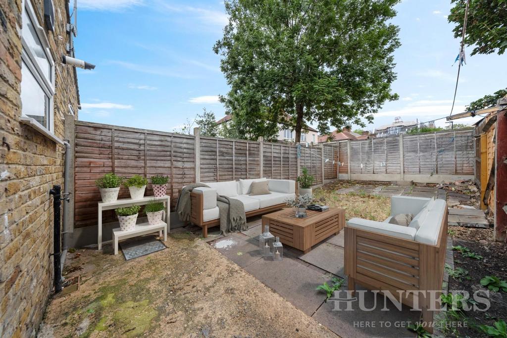 Flat 119, Moselle Avenue N22 6 EU-12-Virtual Stagin