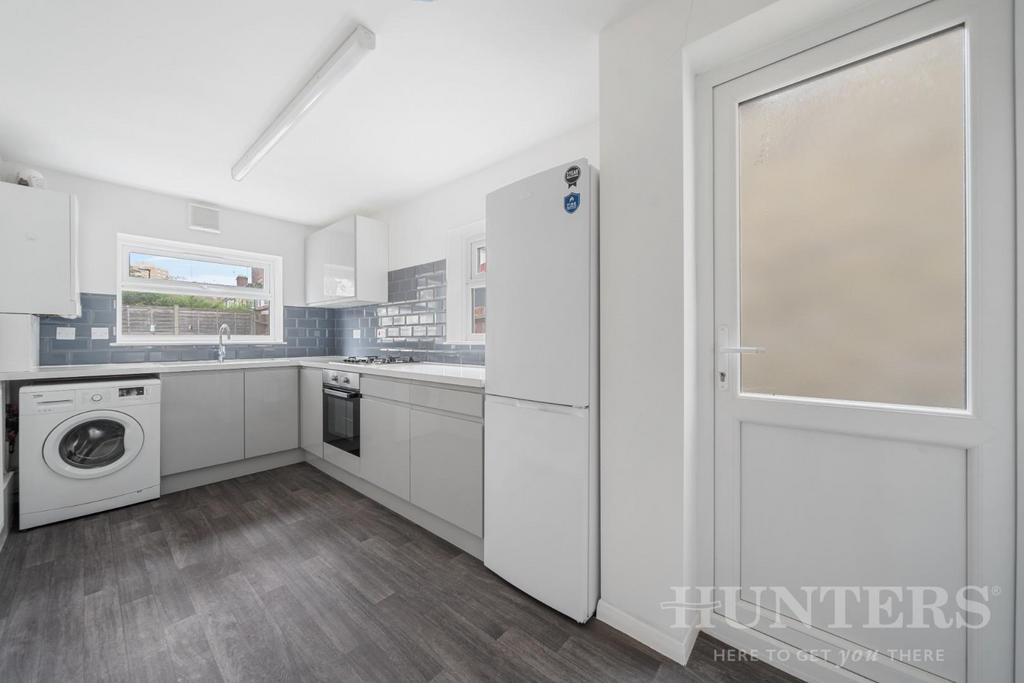 Flat 119, Moselle Avenue N22 6 EU-7.jpg
