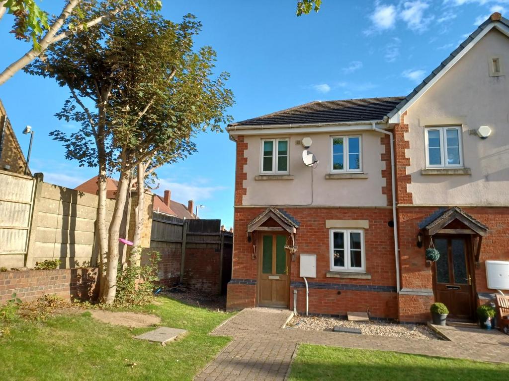 Scott Road, Solihull 2 bed house £925 pcm (£213 pw)