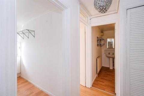 1 bedroom apartment for sale, Grove Hill, London