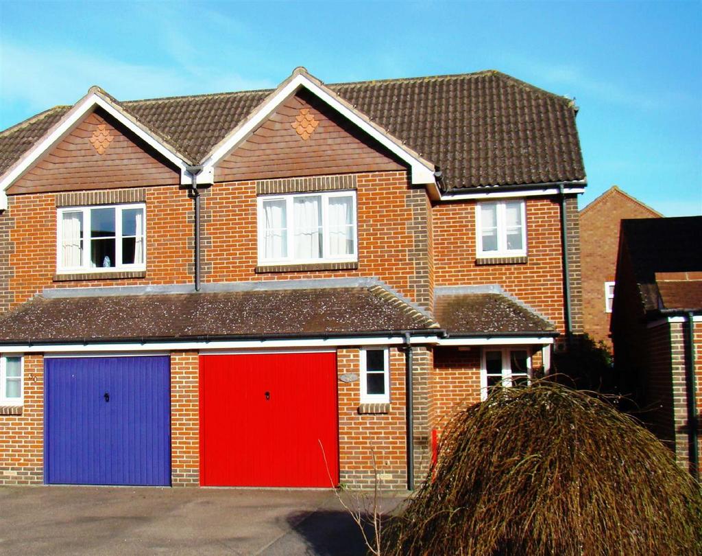 Pepper Drive, Burgess Hill 3 bed semidetached house £1,500 pcm (£346 pw)