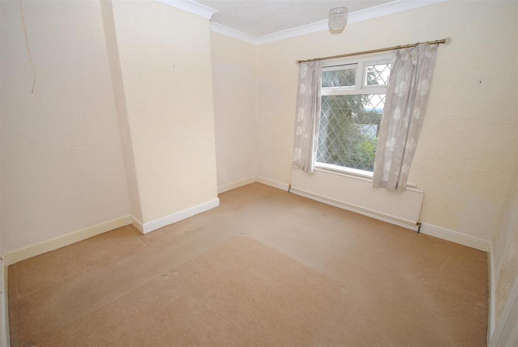12westfieldlanebed1 JPG.JPG