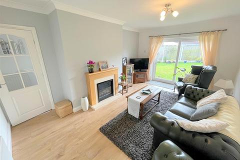 2 bedroom semi-detached bungalow for sale - Park Drive, Werrington, Stoke-On-Trent