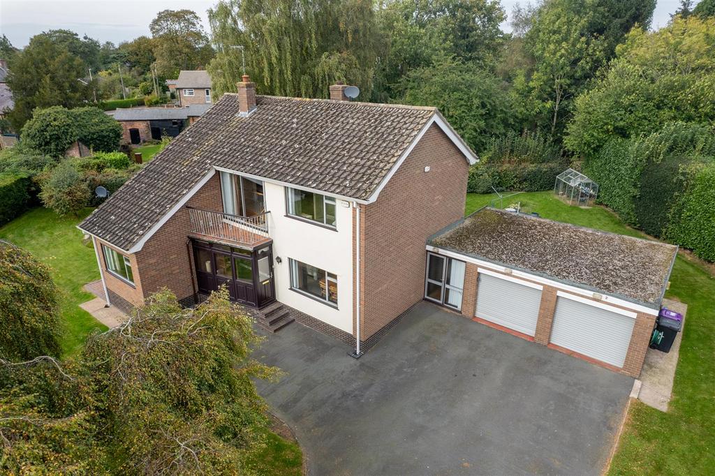 Stonehouse Drive, West Felton, Oswestry 3 bed detached house for sale