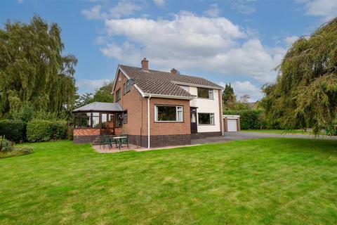 3 bedroom detached house for sale, Stonehouse Drive, West Felton, Oswestry