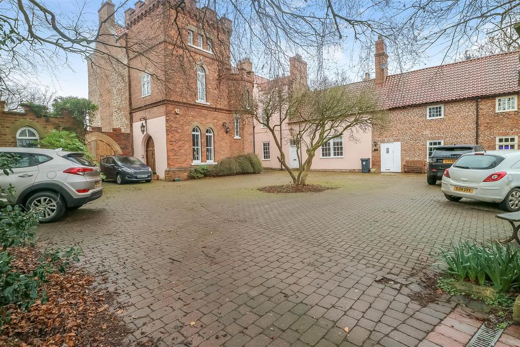 Low Middleton Middleton St. 2 bed cottage £750 pcm (£173 pw)