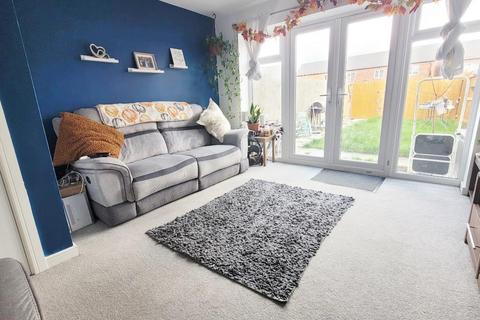 2 bedroom terraced house for sale - Meadow Way, Tamworth