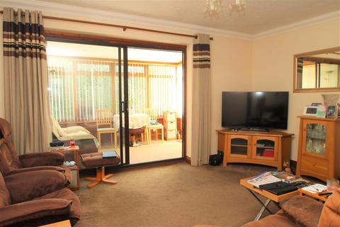 3 bedroom detached bungalow for sale - Bellhouse Road, Leigh-On-Sea
