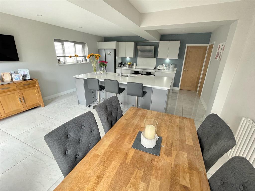 Open Plan Kitchen/Breakfast Room
