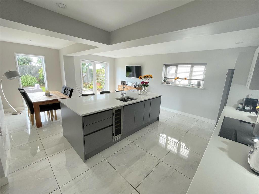 Open Plan Kitchen/Breakfast Room