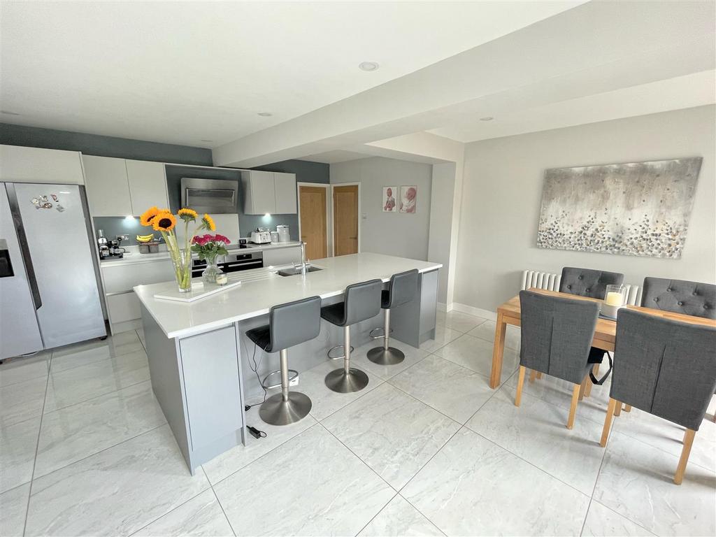 Open Plan Kitchen/Breakfast Room