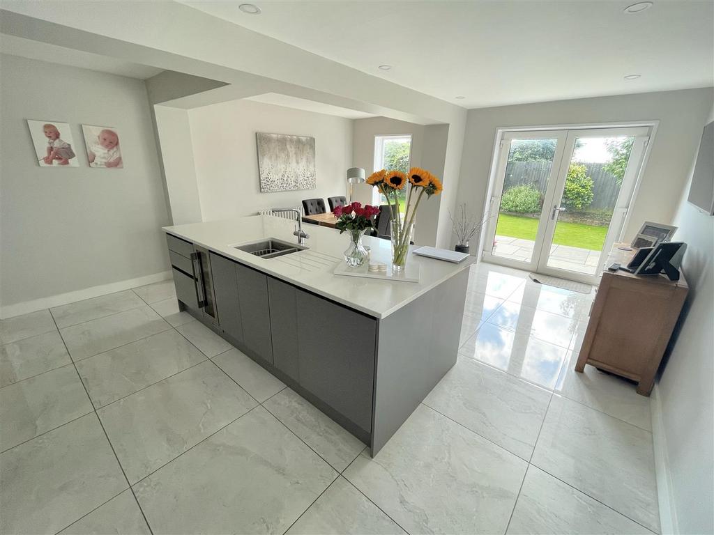 Open Plan Kitchen/Breakfast Room